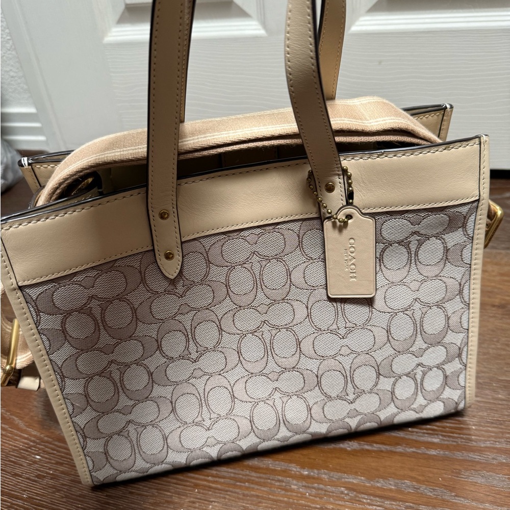 Coach Tan and Cream Signature Tote - Picture 4 of 4